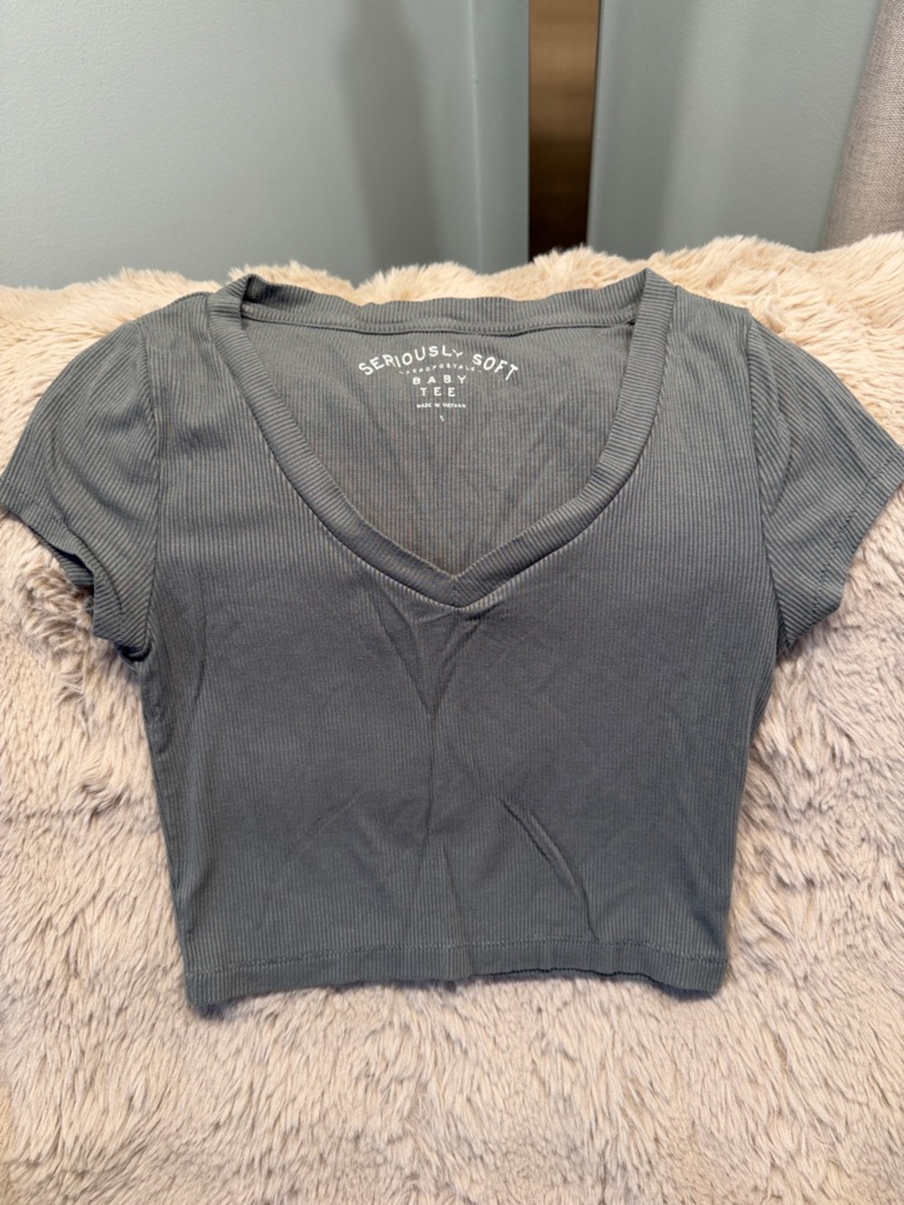 Aeropostale Ribbed V-Neck Crop Top - Charcoal Gray
